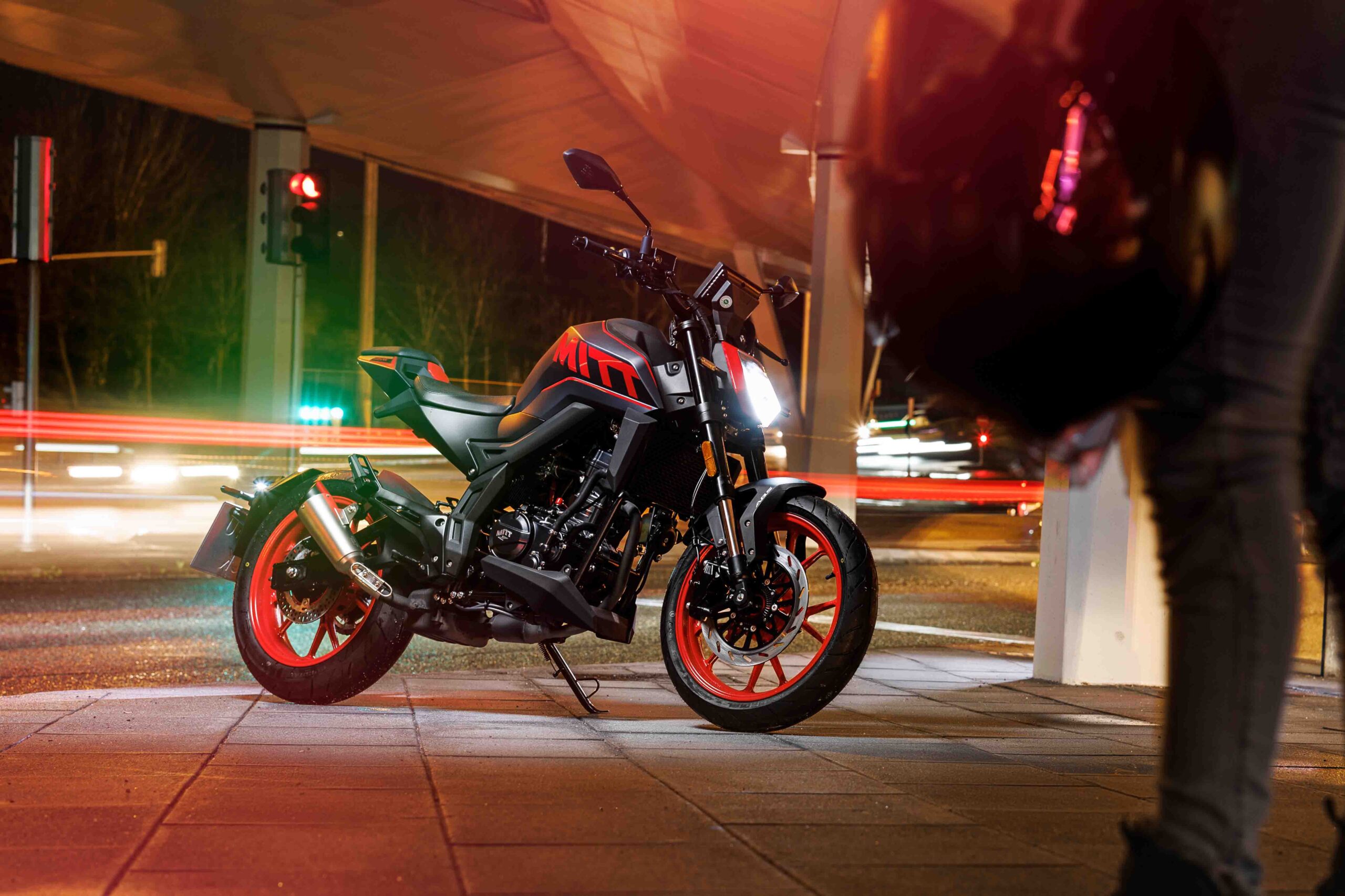 MITT NK 125